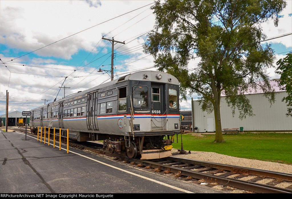 CTA Chicago Transit Authority Electric car